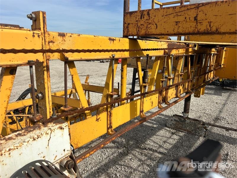 Gomaco C-450 Bridge Deck Finisher Otros