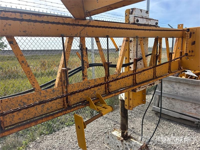 Gomaco C-450 Bridge Deck Finisher Otros