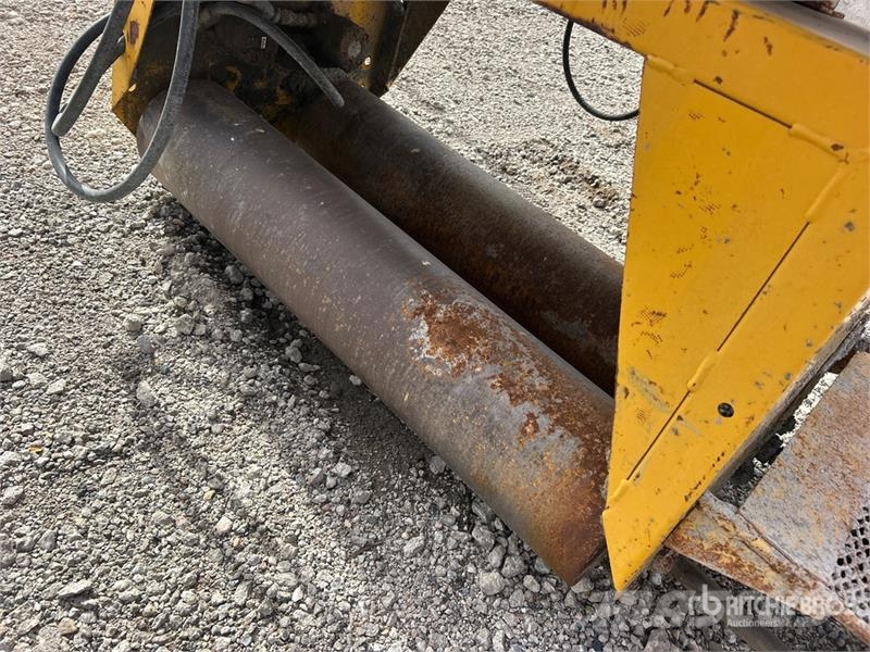 Gomaco C-450 Bridge Deck Finisher Otros