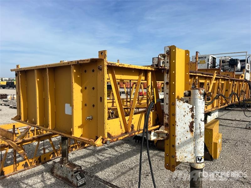 Gomaco C-450 Bridge Deck Finisher Otros