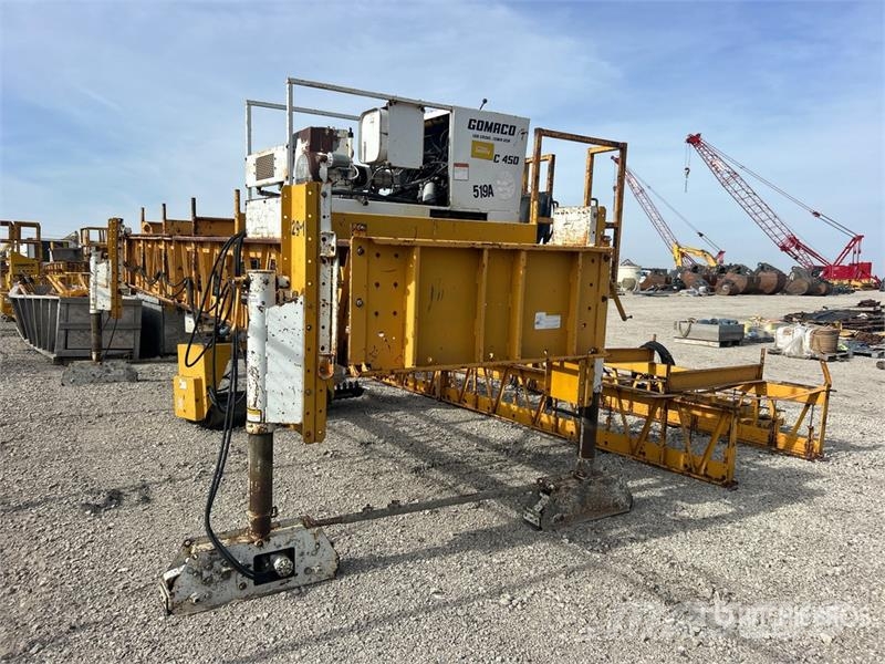 Gomaco C-450 Bridge Deck Finisher Otros