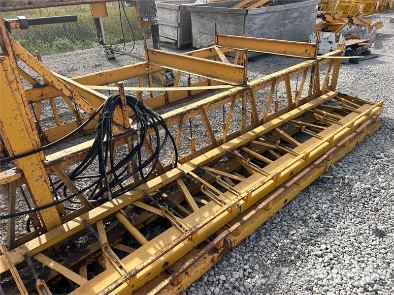 Gomaco C-450 Bridge Deck Finisher Otros