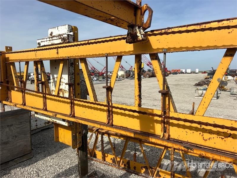 Gomaco C-450 Bridge Deck Finisher Otros