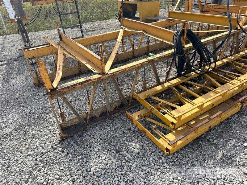 Gomaco C-450 Bridge Deck Finisher Otros