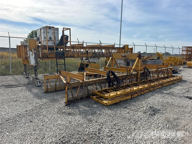 Gomaco C-450 Bridge Deck Finisher Otros