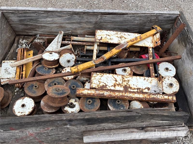 Gomaco of (5) Pallets of Gomaco Bridge deck parts Строительная техника - Другие