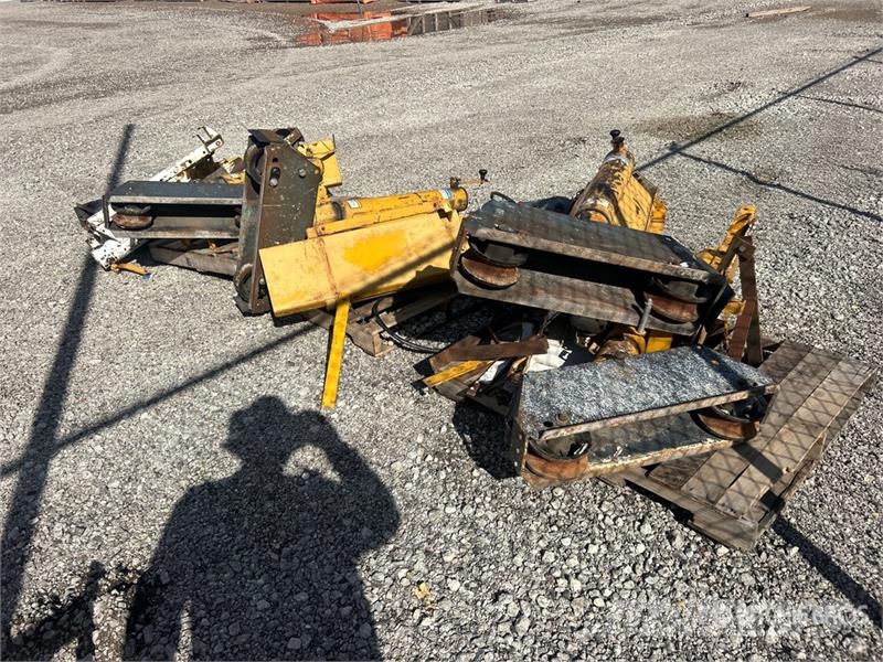 Gomaco of Gomaco Bridge Deck Legs 其他