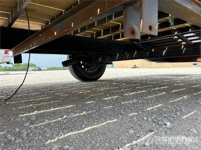  Gorilla 25DO7K 25 ft T/A Equipment Trailer (Inoper مقطورات مركبات نقل