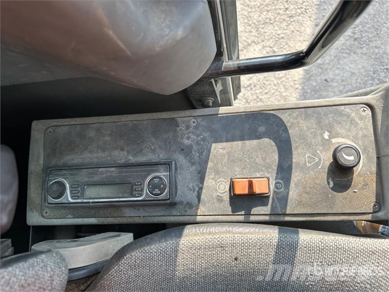 Gradall XL4100 Εκσκαφείς με τροχούς - λάστιχα