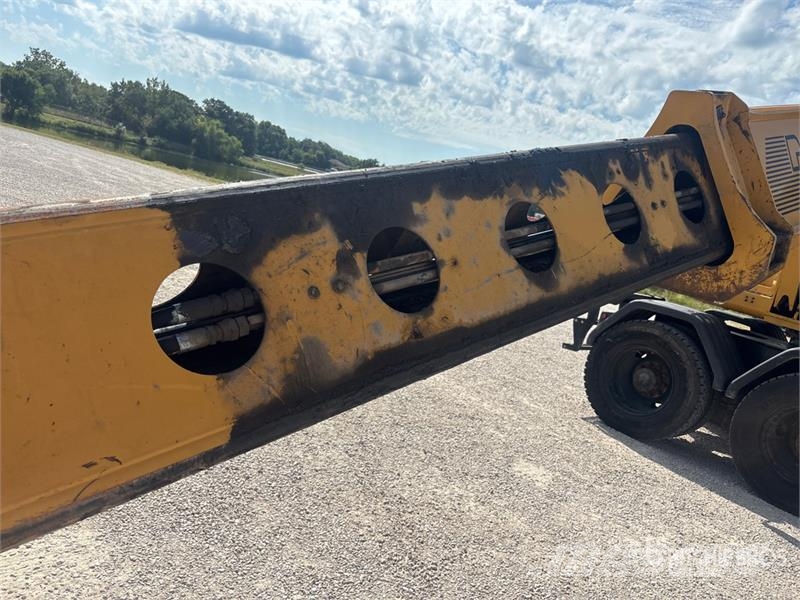Gradall XL4100 Series IV Wheel Excavator Kolová rýpadla