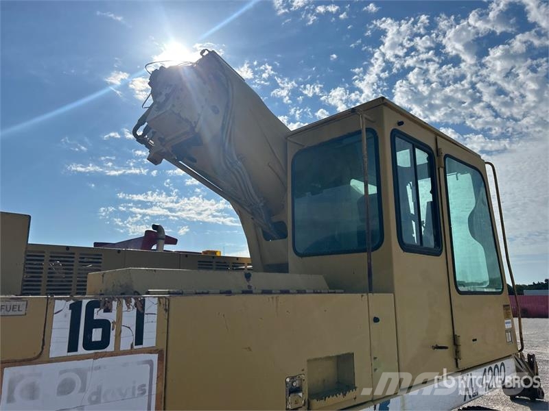 Gradall XL4200 Rupsgraafmachines