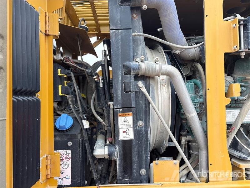 Gradall XL5200SV Tracked Excavator Kāpurķēžu ekskavatori