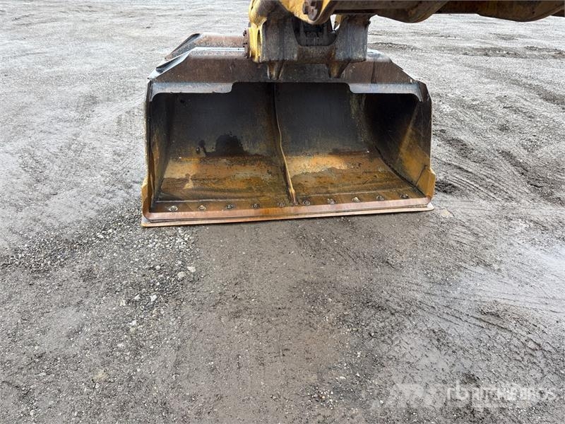 Gradall XL5200SV Tracked Excavator Kāpurķēžu ekskavatori