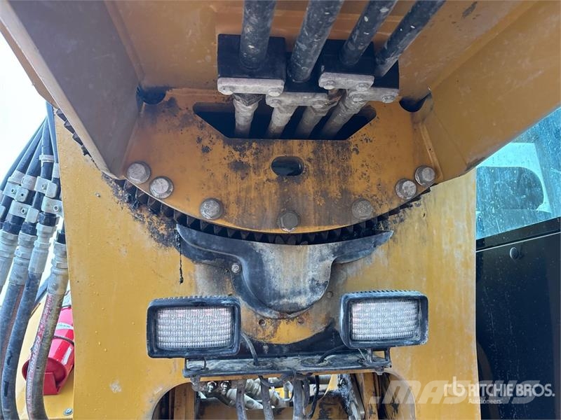 Gradall XL5200SV Tracked Excavator Kāpurķēžu ekskavatori