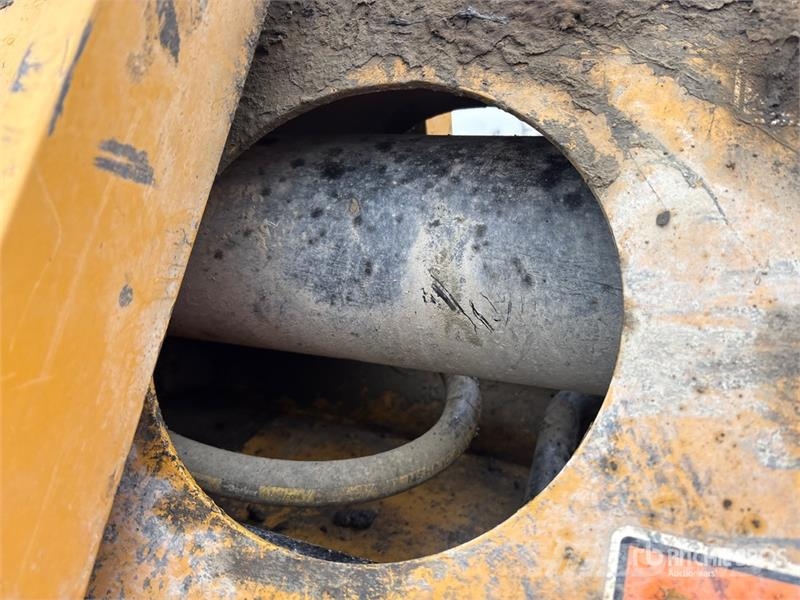 Gradall XL5200SV Tracked Excavator Kāpurķēžu ekskavatori