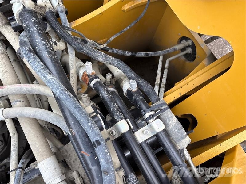 Gradall XL5200SV Tracked Excavator Kāpurķēžu ekskavatori