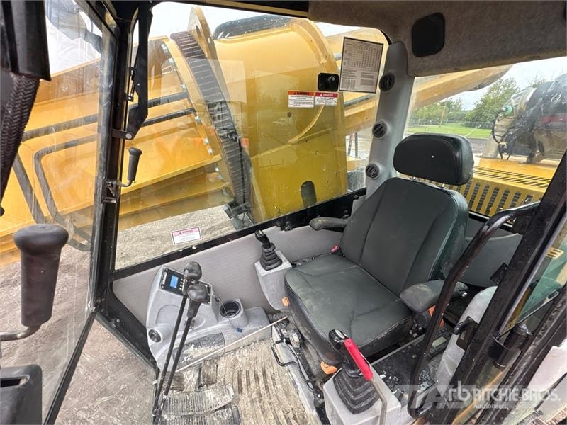 Gradall XL5200SV Tracked Excavator Kāpurķēžu ekskavatori