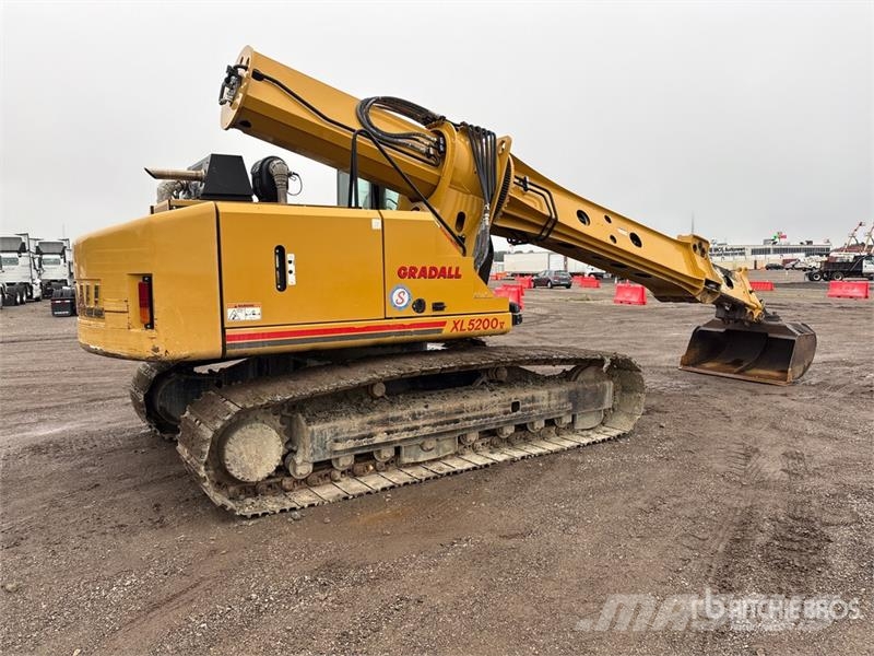 Gradall XL5200SV Tracked Excavator Kāpurķēžu ekskavatori