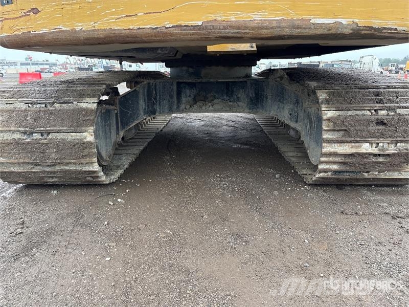 Gradall XL5200SV Tracked Excavator Kāpurķēžu ekskavatori