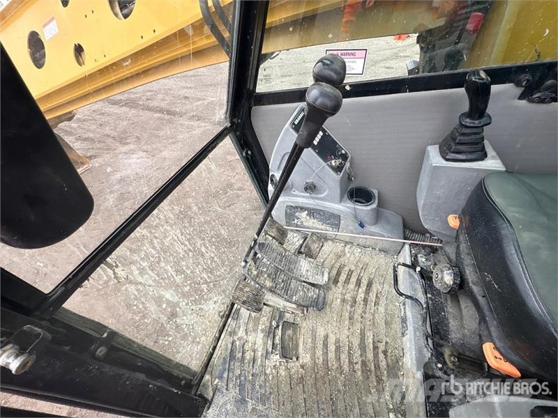 Gradall XL5200SV Tracked Excavator Kāpurķēžu ekskavatori