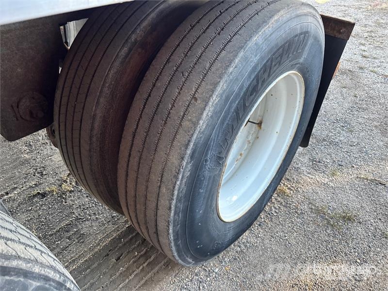 Great Dane 7411TP-SA 53 ft x 102 in T/A Van Trailer Furgons