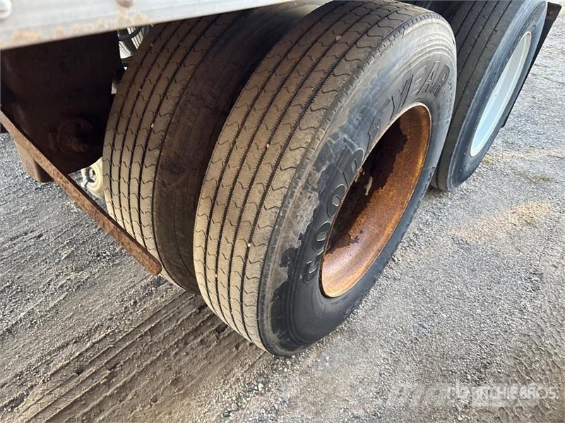 Great Dane 7411TP-SA 53 ft x 102 in T/A Van Trailer Furgons