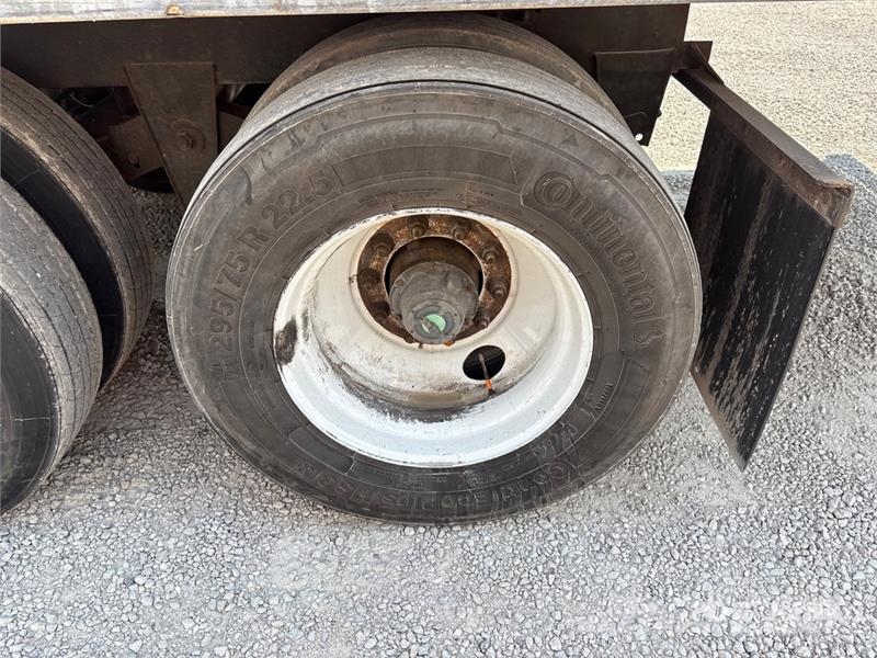 Great Dane CCC-9313-21053 53 ft x 102 in T/A Van Trailer Cajas de remolque