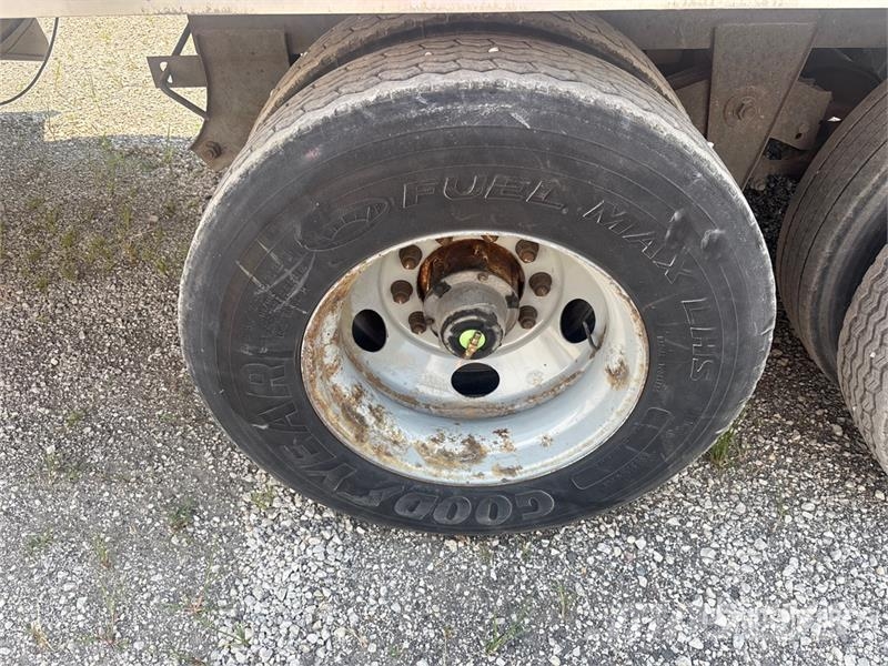 Great Dane CCC-9313-21053 53 ft x 102 in T/A Van Trailer Cajas de remolque