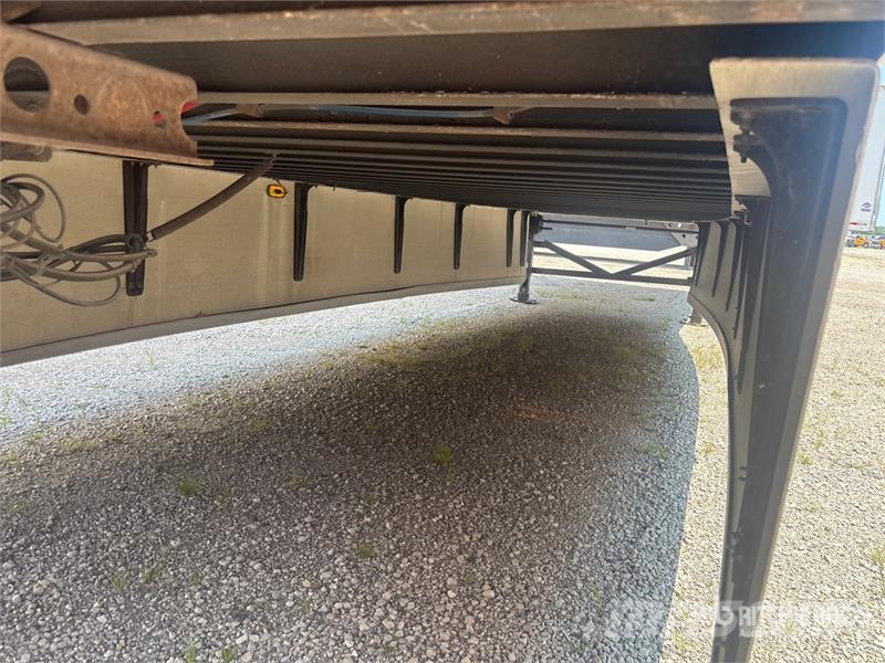 Great Dane CCC-9313-21053 53 ft x 102 in T/A Van Trailer Cajas de remolque