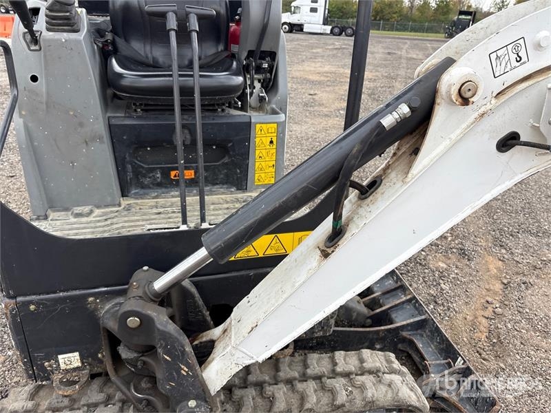 Green Machines e320 Electric Mini Excavator Miniexcavadoras