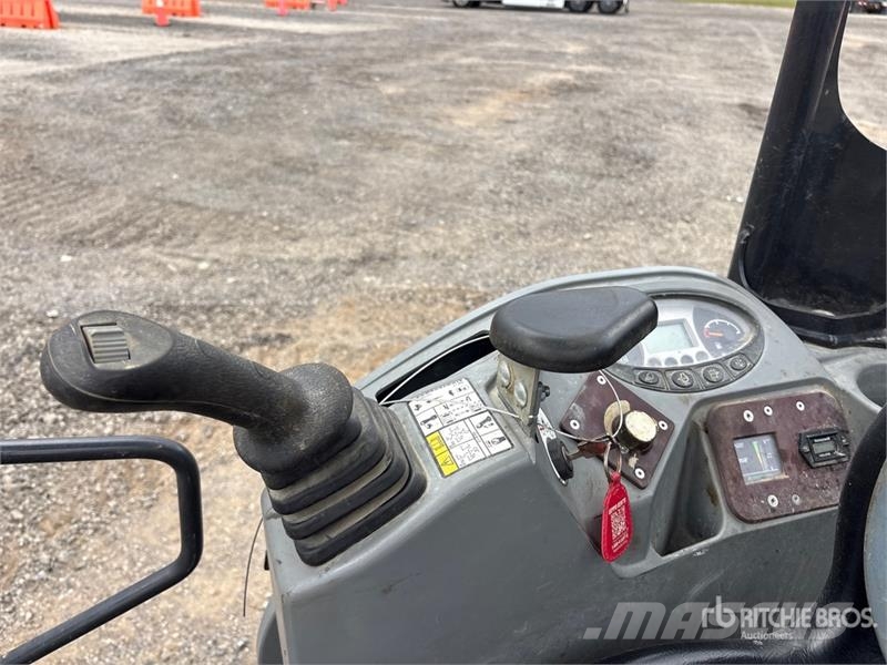 Green Machines e320 Electric Mini Excavator حفارات صغيرة أقل من 7 طن (حفارات صغيرة)