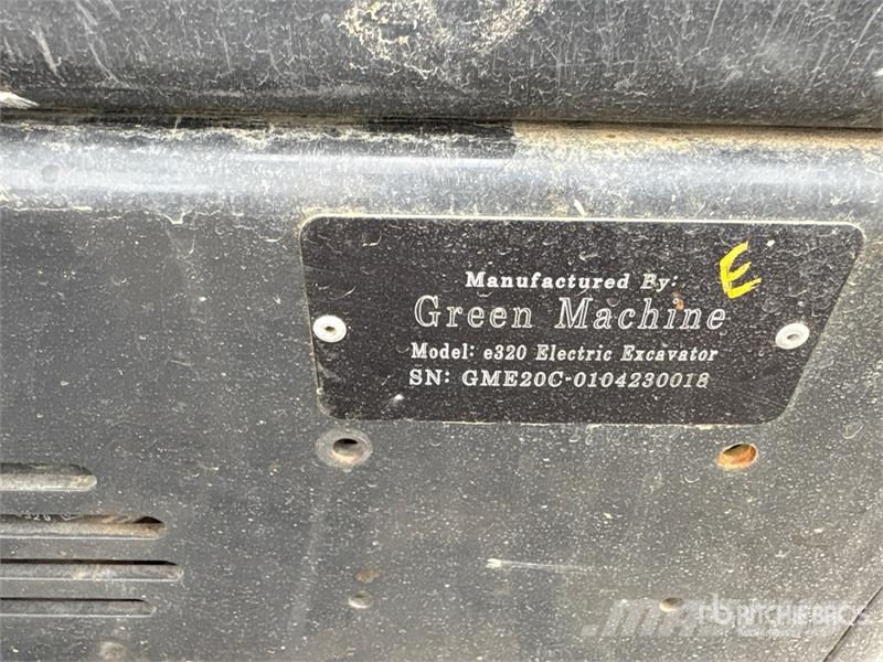 Green Machines e320 Electric Mini Excavator Miniexcavadoras
