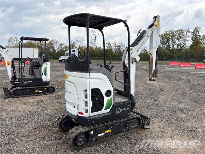 Green Machines e320 Electric Mini Excavator Miniexcavadoras