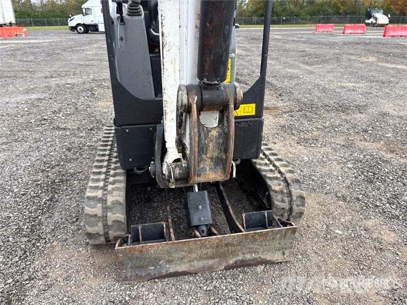 Green Machines e320 Electric Mini Excavator حفارات صغيرة أقل من 7 طن (حفارات صغيرة)