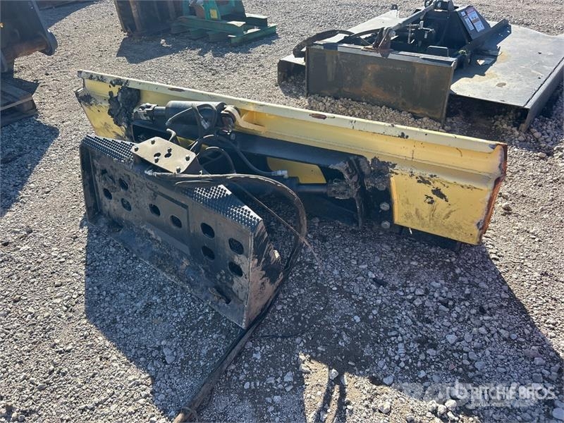 Grouser 1300 96 in PAT Skid Steer Dozer Blades