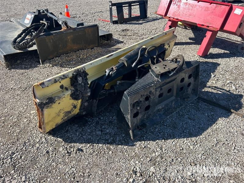 Grouser 1300 96 in PAT Skid Steer Dozer Blades