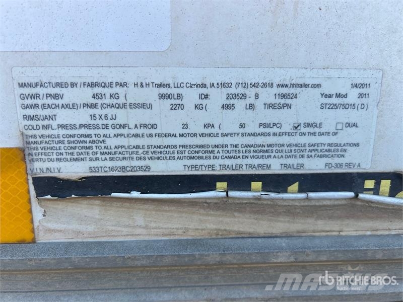  H & H &  16 ft Enclosed Trailer Причепи-фургони