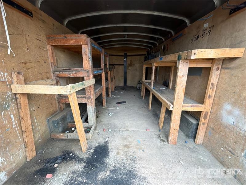 H & H &  16 ft T/A Enclosed Trailer Furgons
