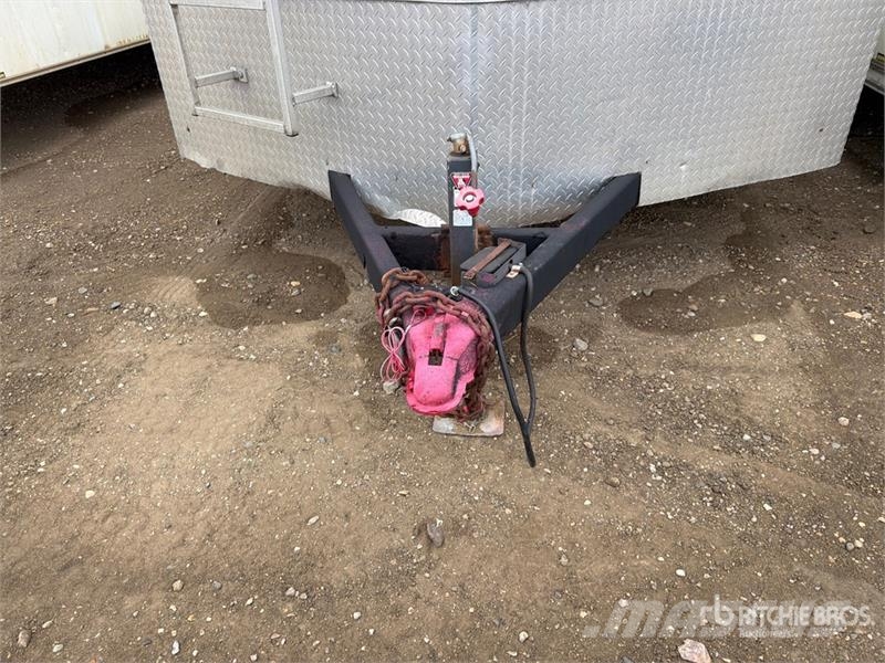  H & H &  16 ft T/A Enclosed Trailer Furgons