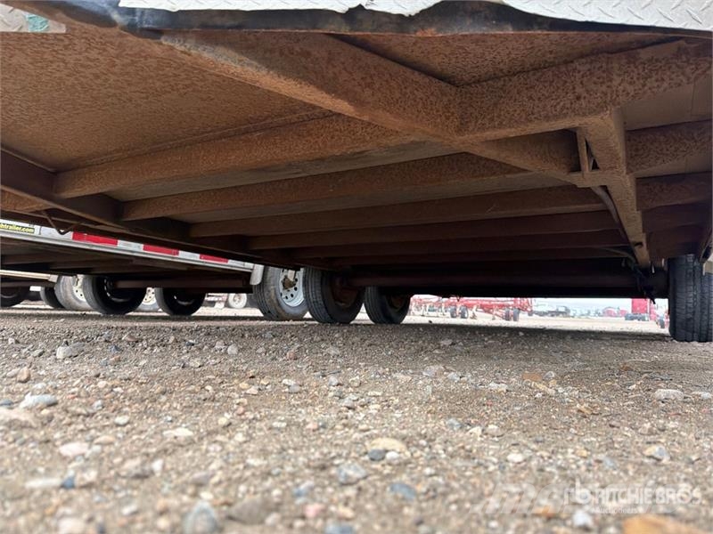  H & H &  16 ft T/A Enclosed Trailer Furgons