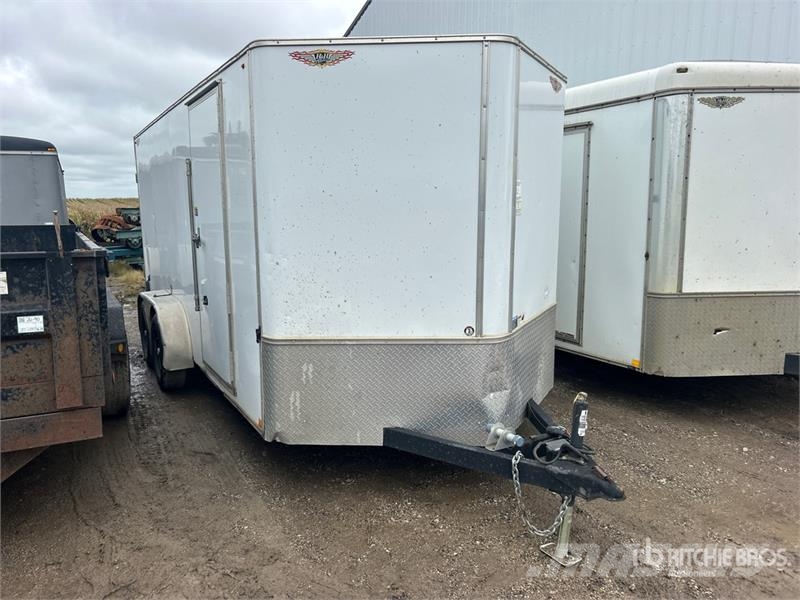 H & H & 8416TFYV-100 16 ft T/A Enclosed Trailer Reboques de caixa fechada