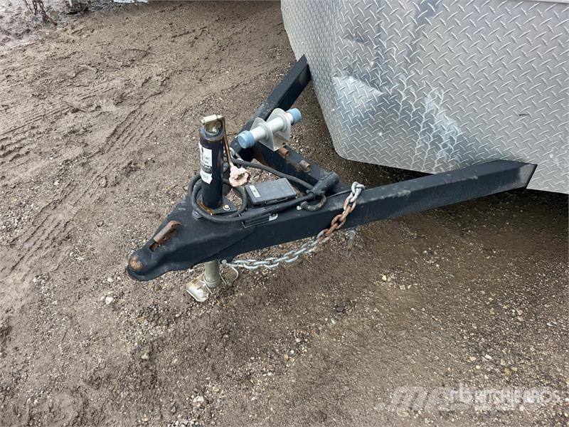 H & H & 8416TFYV-100 16 ft T/A Enclosed Trailer Reboques de caixa fechada