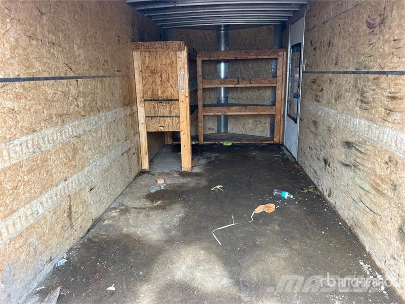 H & H & 8416TFYV-100 16 ft T/A Enclosed Trailer Reboques de caixa fechada