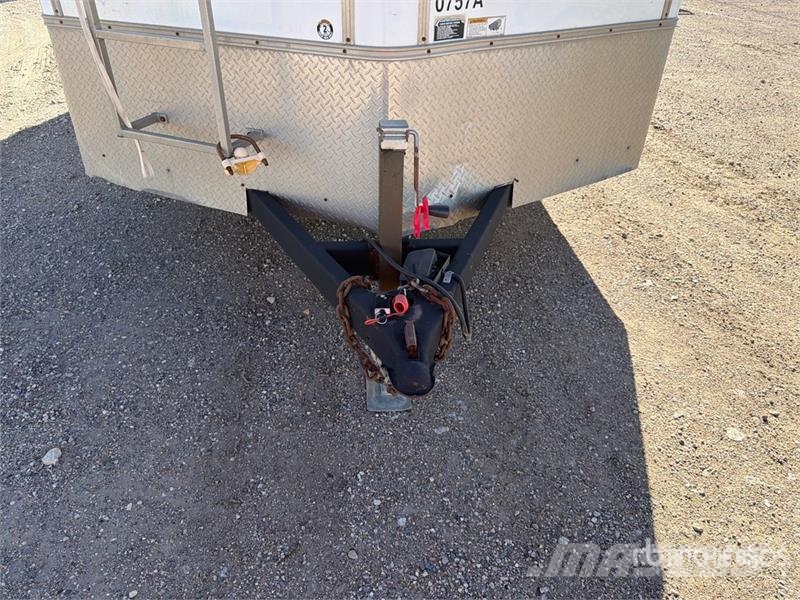  H & H &  TC16 2 16 ft T/A Enclosed Trailer Furgons
