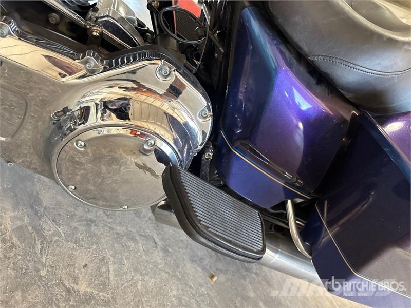 Harley-Davidson Street Glide Sport Touring Bike Automobili