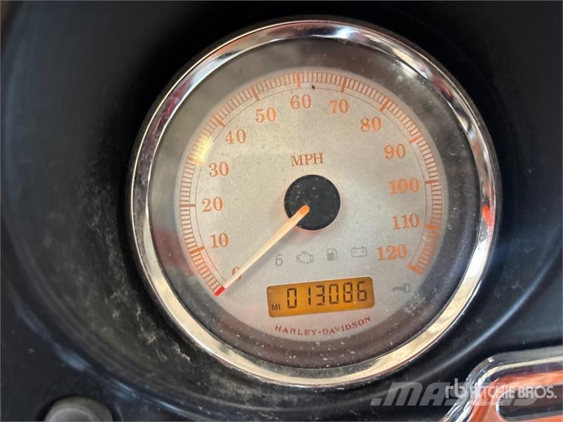Harley-Davidson Street Glide Sport Touring Bike Automobili