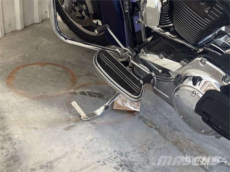 Harley-Davidson Street Glide Sport Touring Bike Automobili