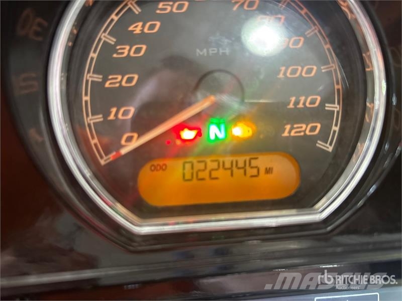 Harley-Davidson Street Glide 114 cid Cruiser Bike Personbilar