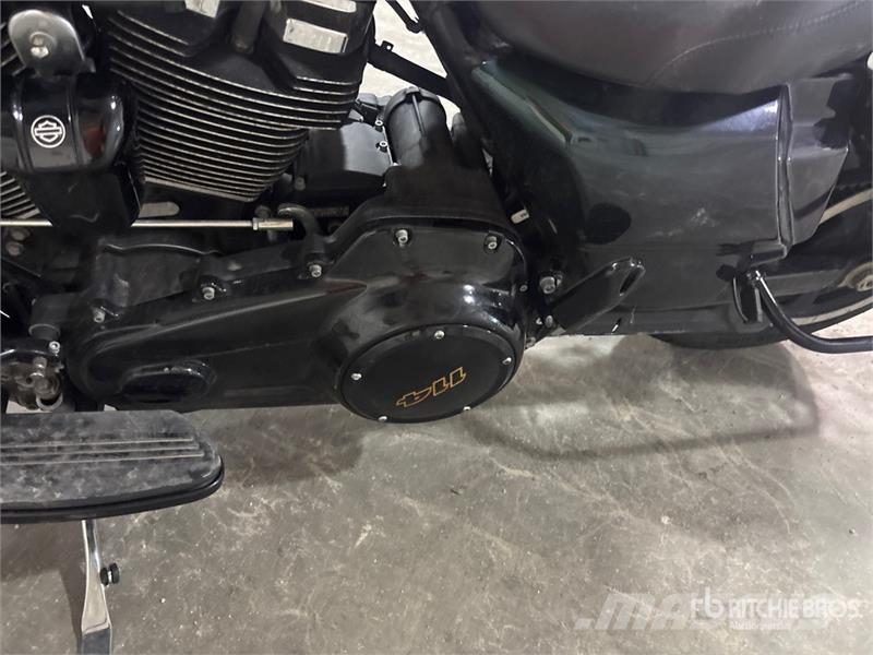 Harley-Davidson Street Glide 114 cid Cruiser Bike Personbilar