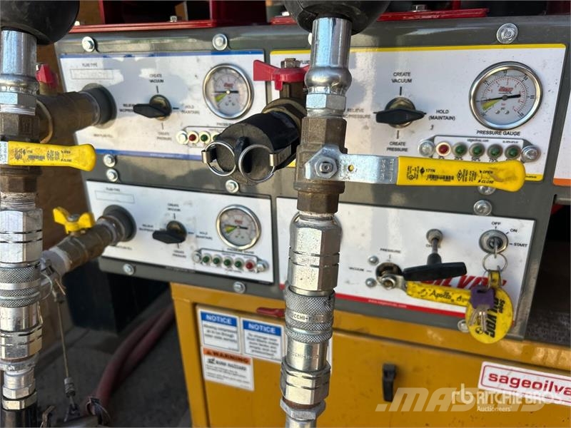 Haulmark GRHD8516T3 T/A Fuel and Lube Trailer Prikolice cisterne
